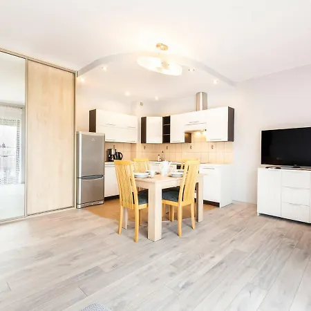 Vacationclub - 1 Maja Apartament 6 Колобжег